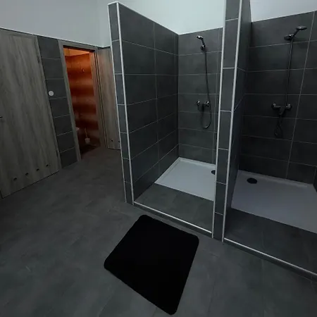 Linden Tree 호스텔 *